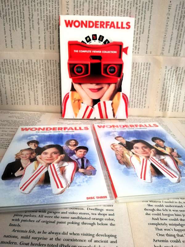 Wonderfalls: The Complete Viewers Collection [DVD]