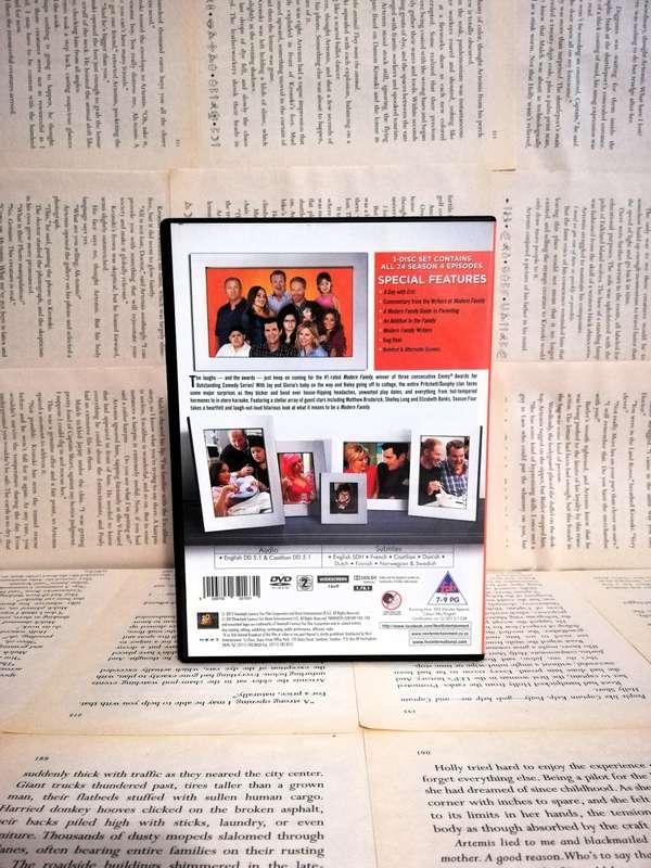 Modern Family Season 4 [DVD]