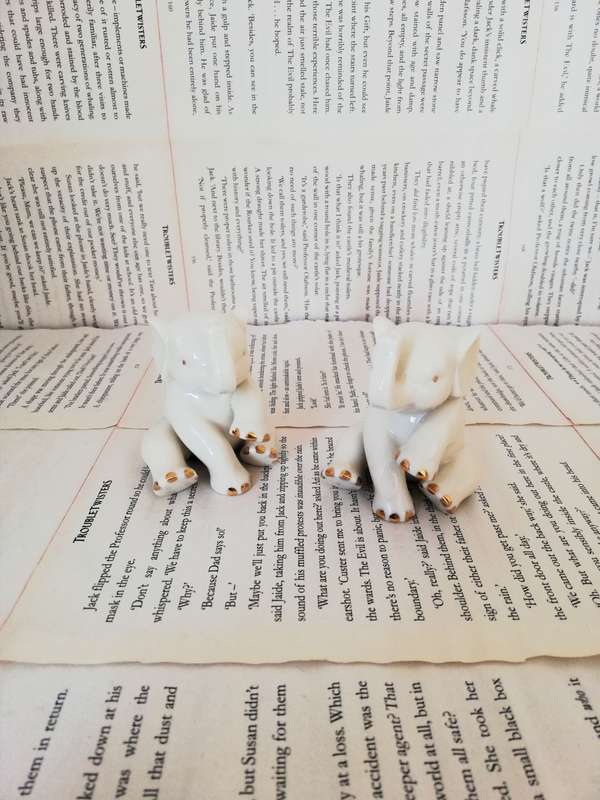Ivory and Gold Elephant Figurine Fine China w/24 kt Gold Accent [Set of 2][Lenox]