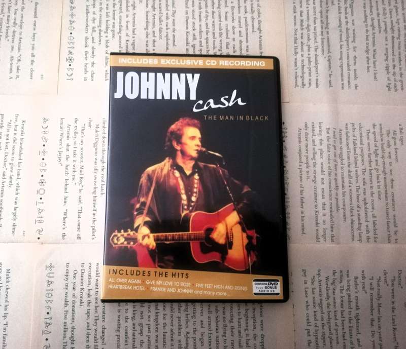 Johnny Cash: The Man in Black [DVD + CD]