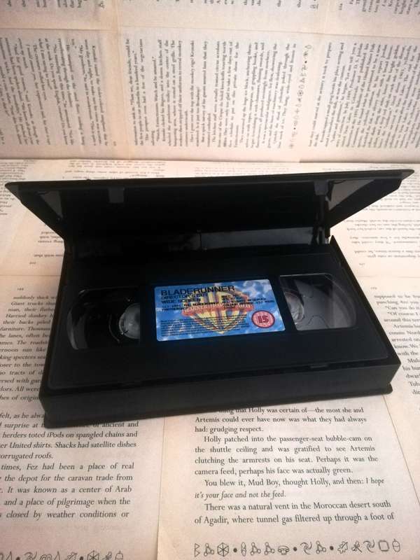 Blade Runner  1997 [The Director's Cut] [VHS] [Collector Item] [Rare] [Widescreen]