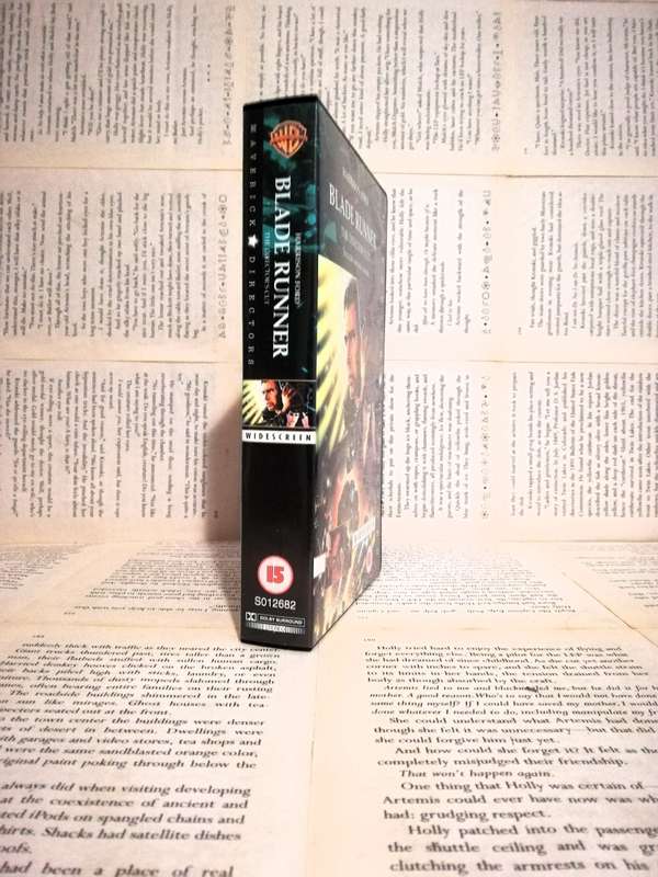 Blade Runner  1997 [The Director's Cut] [VHS] [Collector Item] [Rare] [Widescreen]