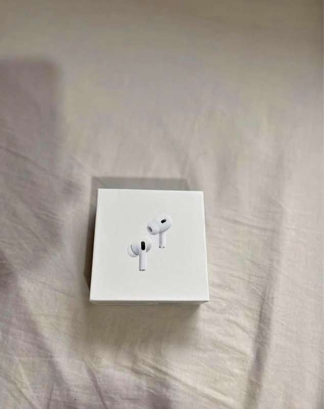 APPLE AIRPODS PRO 2ND GEN WITH MAGSAFE CHARGING CASE