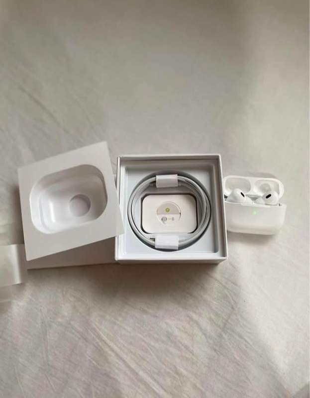 APPLE AIRPODS PRO 2ND GEN WITH MAGSAFE CHARGING CASE