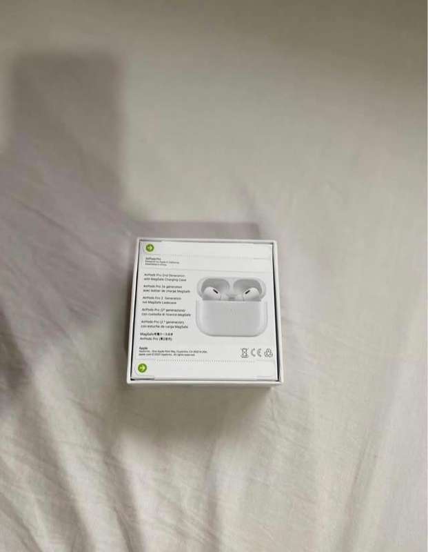 APPLE AIRPODS PRO 2ND GEN WITH MAGSAFE CHARGING CASE
