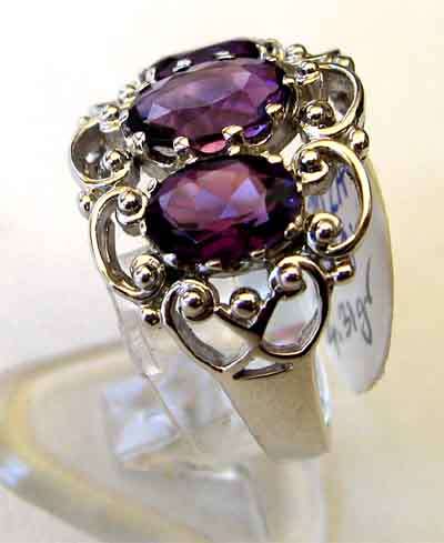 Superb,  9K White solid Gold and Amethysts Ring
