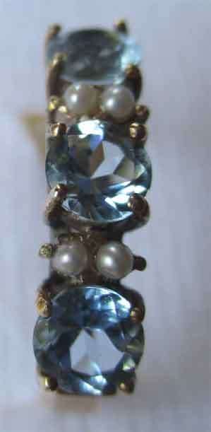 Genuine Aquamarines and Seed Peals in 9ct Gold Ring.