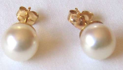 14 ct Solid Gold and Genuine Cultured Perls Earrings/ stud