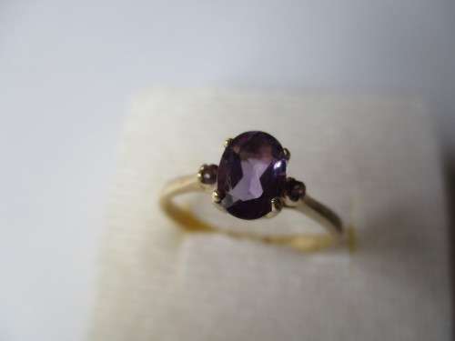 9ct Solid Yellow Gold & Genuine Amethysts Ring