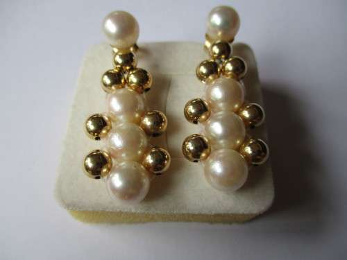 14ct Solid Yellow Gold and Genuine Cultured Pearls Earrings