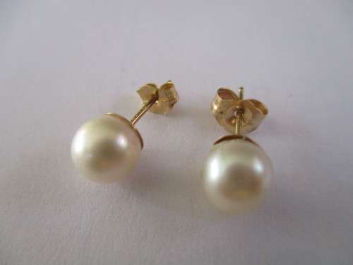 14ct Solid Yellow Gold and Genuine Cultured Pearls Earrings