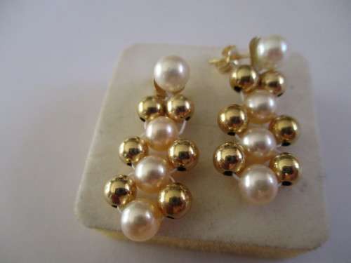14ct Solid Yellow Gold and Genuine Cultured Pearls Earrings