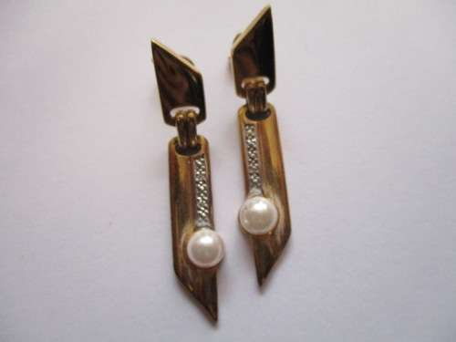 9ct Solid Yellow Gold & Genuine Cultured Pearls and Diamonds Earrings