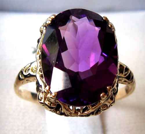 Stunning 9ct Gold and Amethyst Ring