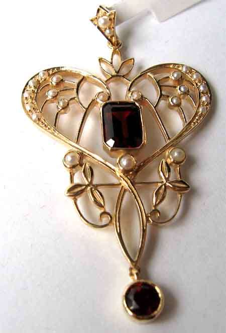 Stunning 9ct Solid Yellow Gold , Garnets and Seed Pearls Pendant