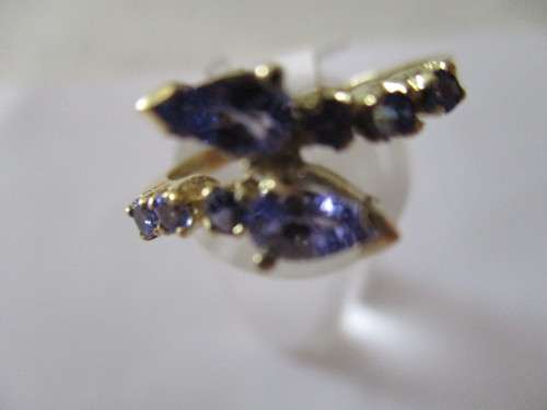 18ct Solid Yellow  Gold  and Genuine  Tanzanite Ring