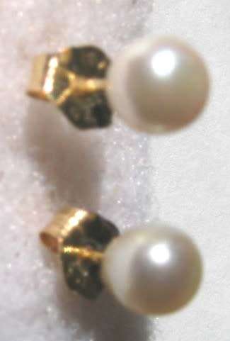 14 ct Yellow Gold and Genuine Cultured Pearls Earrings