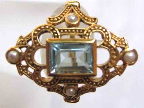 Beautiful 9ct  So,id Yellow Gold, Genuine Blue Topaz  and Seed Pearls Ring