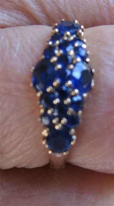 9ct Yellow Gold and Blue sapphires Ring