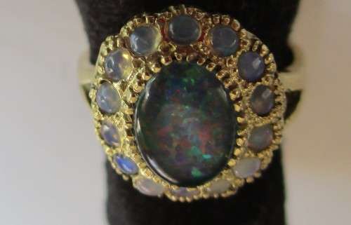 18ct solid Yellow Gold and Genuine Opals Ring