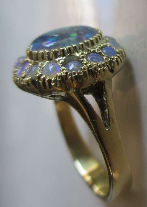 18ct solid Yellow Gold and Genuine Opals Ring