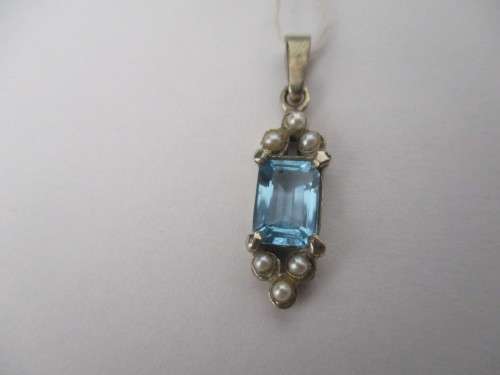 9ct White Gold and Genuine Blue topaz and Seed Pearls Pendant