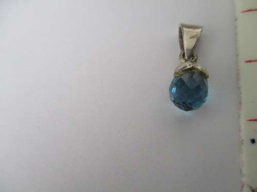 9ct White Gold and Blue Topaz Faceted Briollet Pendant