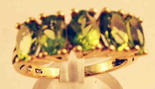 Amazing 2.28 Cts Peridot 9ct Yellow Solid Gold Ring