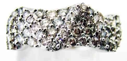 18 KT WHITE GOLD  AND GENUINE WHITE DIAMONDS RING