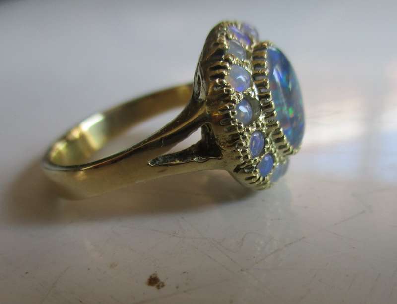 18ct solid Yellow Gold and Genuine Opals Ring