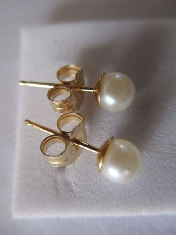14K Gold and Culture Pearls Earrings/ Studs