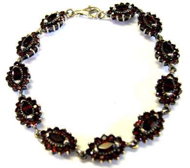 Splendid , Sterling Silver and Garnets Bracelet.