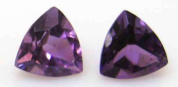 SPARKLING, 1 lot 0f 2 pieces  5.00 mm TRILLON CUT AMETHYSTS, T. W. 0.77 CT.