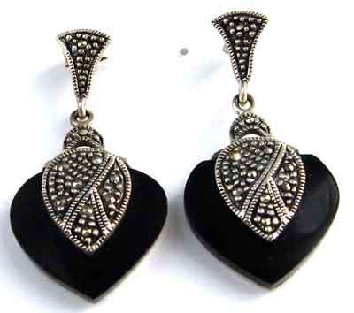 PRETTY, A PAIR OF SOLID SILVER, MARCASITE AND BLACK ONYX EARRINGS.