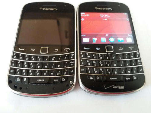 2 x Excellent Condition 9930 Blackberry Bold - Please Read