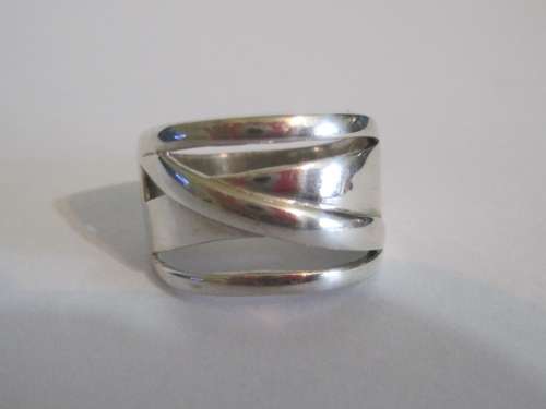 .925 silver statement ring!