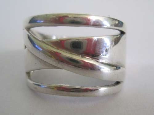 .925 silver statement ring!