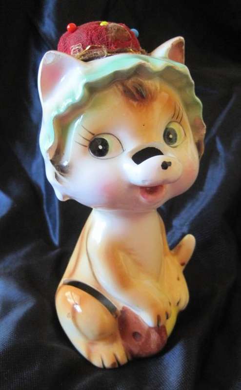 Cutest little multi-tasking sewing kit-cat! Have a look!!!!