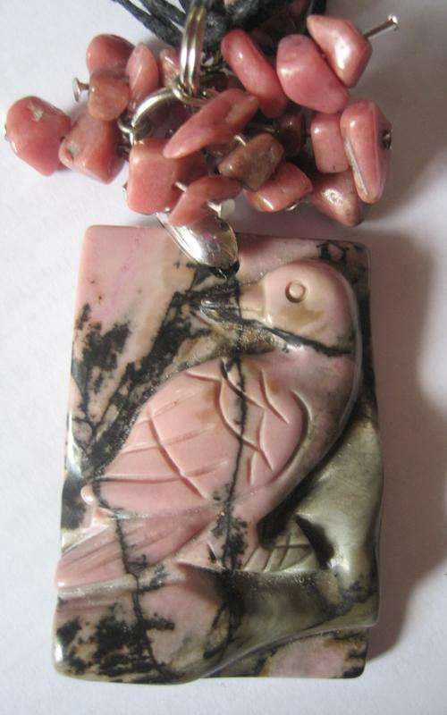Fabulous handcarved natural Rhodonite Bird - look!