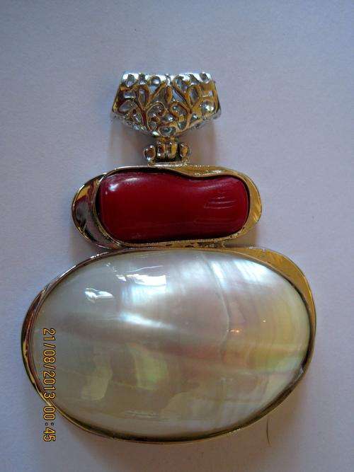 Mother of pearl and Coral pendant