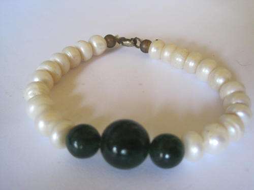 Freshwater pearl and Jade bracelet.