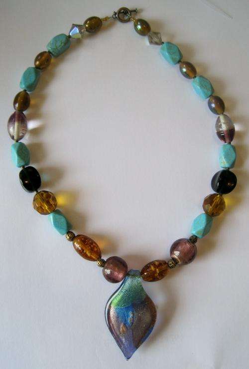 Gorgeous glass pendant necklace - bold!!!