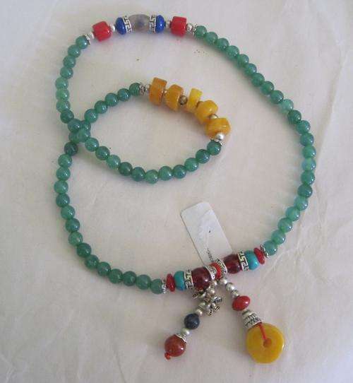 Necklace with jade