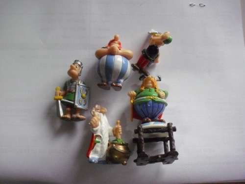 Kinderjoy Asterix -  Lot of 5 - Asterix, Oblix , Vitalstatistix, Getafix and soldier Figurines