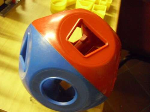 Vintage Tupperware SHAPE-O / HOLLEBOL (1970)