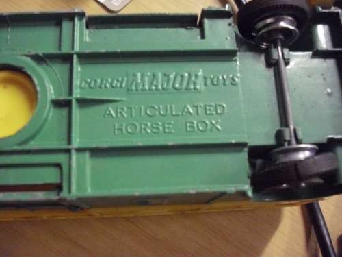 Corgi major Toys - ARTICULATED HORSE BOX