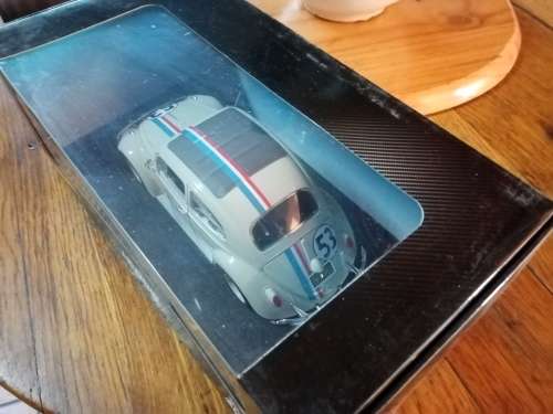 HOTWHEELS - VOLKSWAGEN BEETLE - HERBIE ( FROM HERBIE THE LOVE BUG) - SCALE 1:18