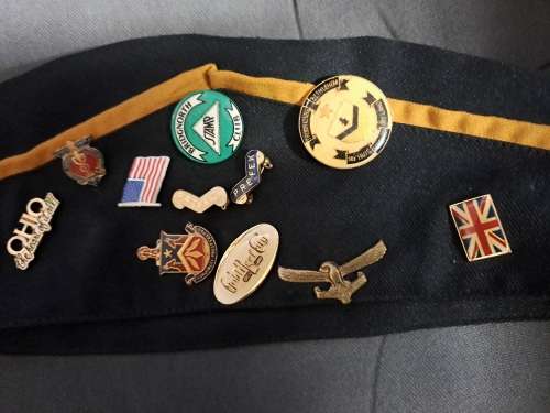 SA AIRFORCE BERET WITH VARIOUS PINS
