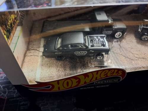 HOTWHEELS PREMIUM - TEAM TRANSPORT