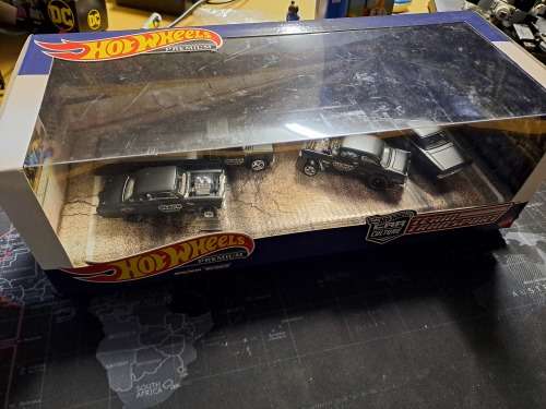 HOTWHEELS PREMIUM - TEAM TRANSPORT